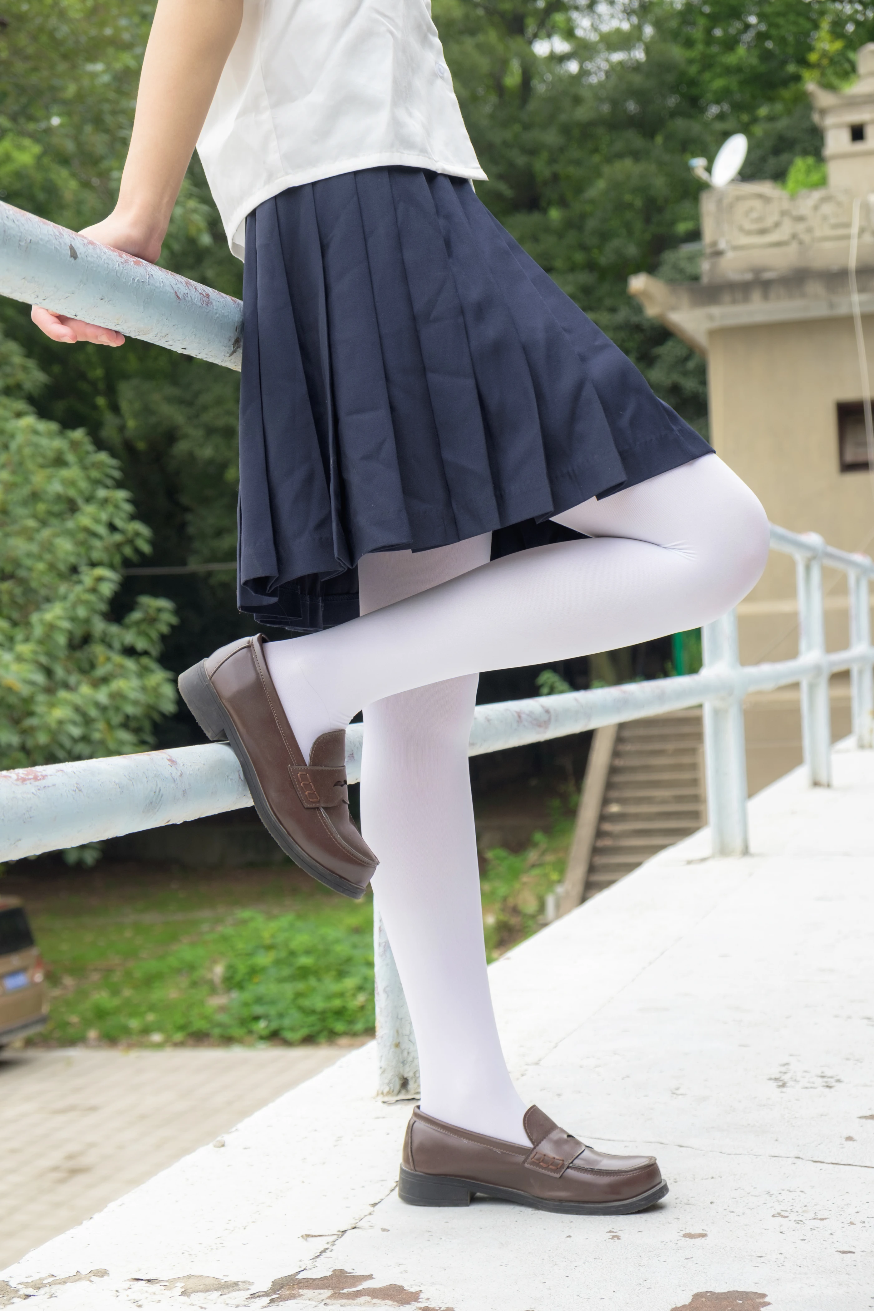 森萝财团 R15-034 [102P]插图